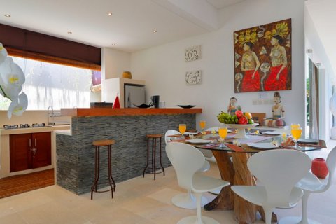 3 bedrooms Villa in Seminyak, Badung, Indonesia No. 1665 6