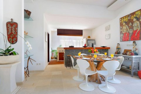 3 bedrooms Villa in Seminyak, Badung, Indonesia No. 1665 8