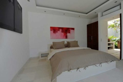 3 bedrooms Villa in Seminyak, Badung, Indonesia No. 1665 14