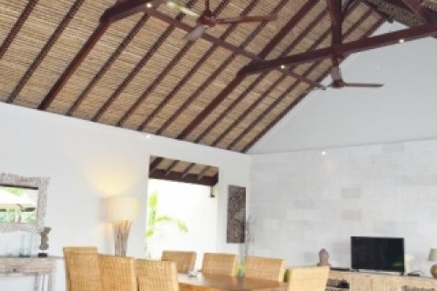 2 bedrooms Villa in Canggu, Badung, Indonesia No. 1669 6
