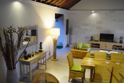 2 bedrooms Villa in Canggu, Badung, Indonesia No. 1669 3