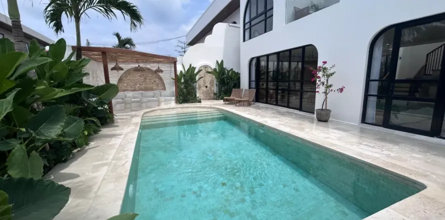 4 bedrooms Villa in Munggu, Mengwi, Badung, Indonesia No. 10954