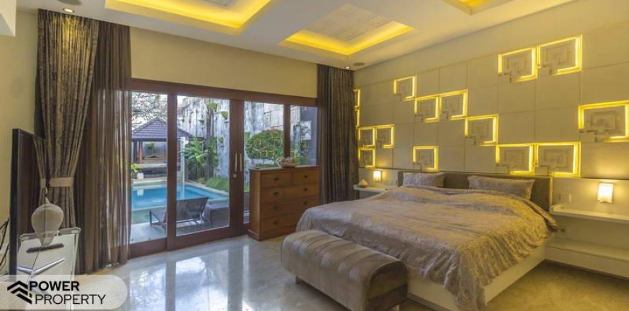 3 bedrooms Villa in Kerobokan, Badung, Indonesia No. 7624