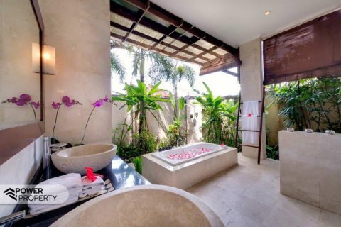 5 bedrooms Villa in Seminyak, Badung, Indonesia No. 7622 17
