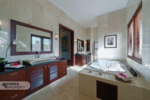5 bedrooms Villa in Seminyak, Badung, Indonesia No. 7622 20