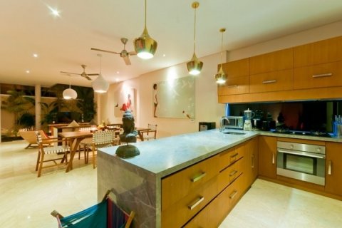 Вилла с 3 спальнями в Легиан, Kuta, Бадунг, Индонезия № 1374 28