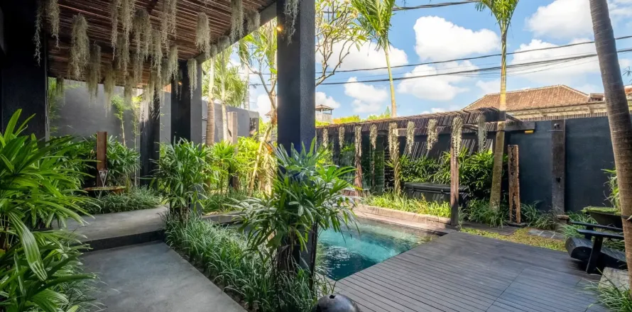 4 bedrooms Villa in Tibubeneng, Badung, Indonesia No. 10143