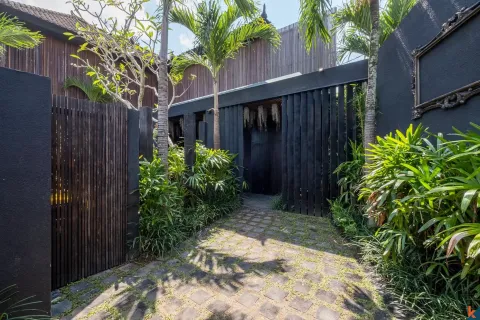 4 bedrooms Villa in Tibubeneng, Badung, Indonesia No. 10143 4