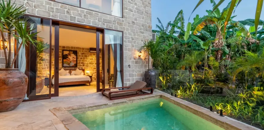 4 bedrooms Villa in Tibubeneng, Badung, Indonesia No. 10147