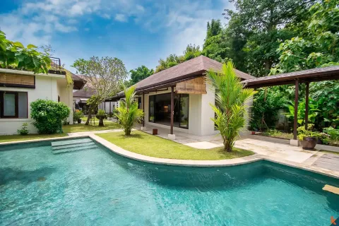 5 bedrooms Villa in Jimbaran, Badung, Indonesia No. 10145 8