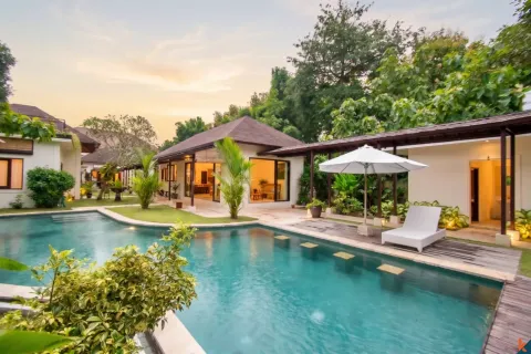 5 bedrooms Villa in Jimbaran, Badung, Indonesia No. 10145