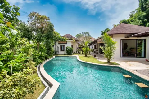 5 bedrooms Villa in Jimbaran, Badung, Indonesia No. 10145 11