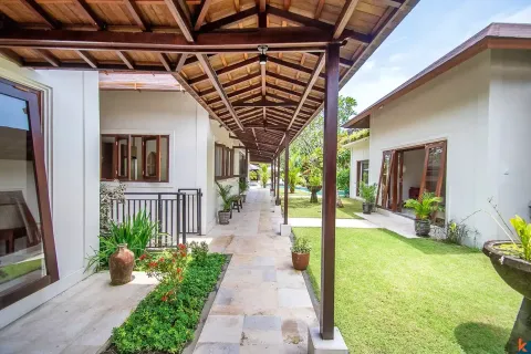 5 bedrooms Villa in Jimbaran, Badung, Indonesia No. 10145 3