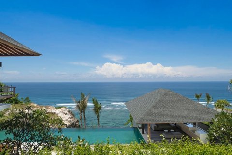 5 bedrooms Villa in South Kuta, Badung, Indonesia No. 619