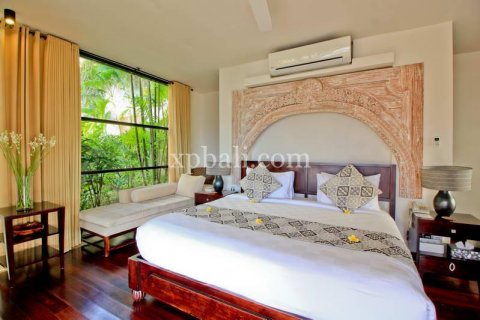 5 bedrooms Villa in Jimbaran, Badung, Indonesia No. 357 4