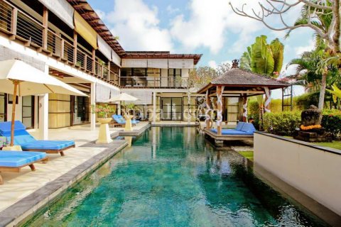 5 bedrooms Villa in Jimbaran, Badung, Indonesia No. 357 1