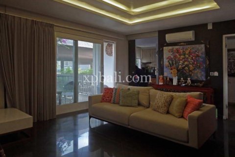 3 bedrooms Villa in Jimbaran, Badung, Indonesia No. 360 10