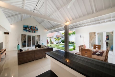 3 bedrooms Villa in Seminyak, Badung, Indonesia No. 1628 9