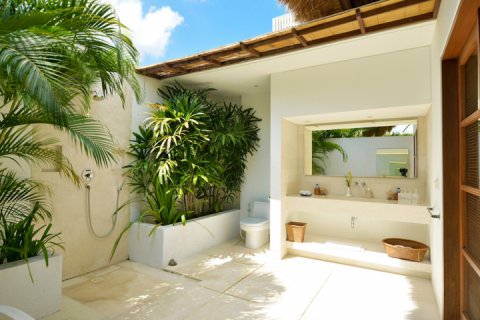 2 bedrooms Villa in Seminyak, Badung, Indonesia No. 1255 9