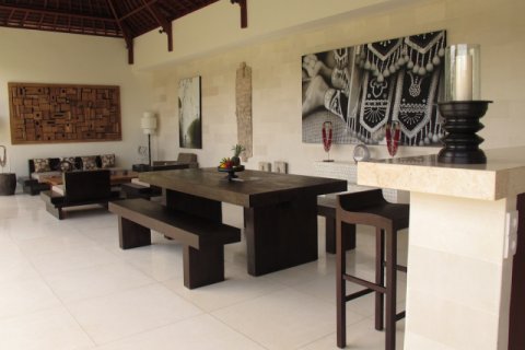 2 bedrooms Villa in Seminyak, Badung, Indonesia No. 1255 2
