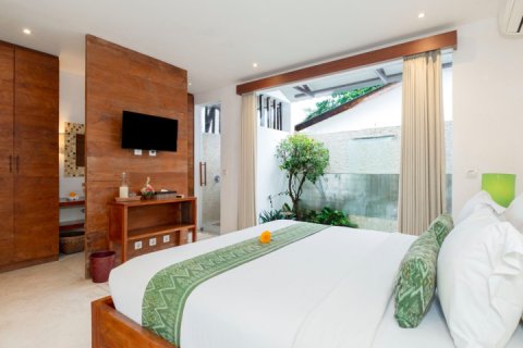 5 bedrooms Villa in Seminyak, Badung, Indonesia No. 9320 28