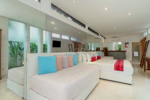 5 bedrooms Villa in Seminyak, Badung, Indonesia No. 9320 25