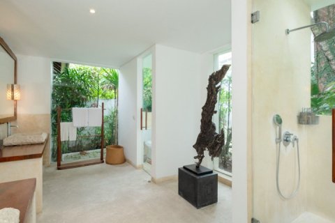 5 bedrooms Villa in Seminyak, Badung, Indonesia No. 9320 15
