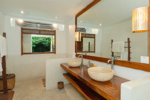5 bedrooms Villa in Seminyak, Badung, Indonesia No. 9320 22