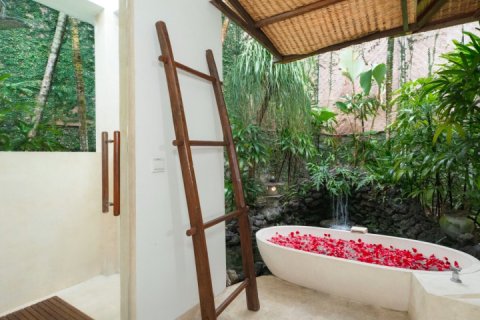 5 bedrooms Villa in Seminyak, Badung, Indonesia No. 9320 14