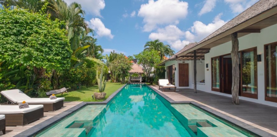 5 bedrooms Villa in Seminyak, Badung, Indonesia No. 9320