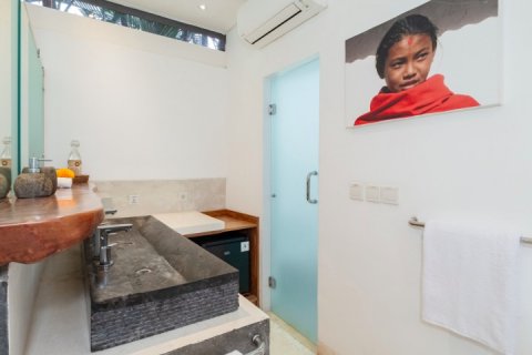5 bedrooms Villa in Seminyak, Badung, Indonesia No. 9320 26