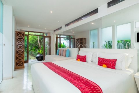 5 bedrooms Villa in Seminyak, Badung, Indonesia No. 9320 24