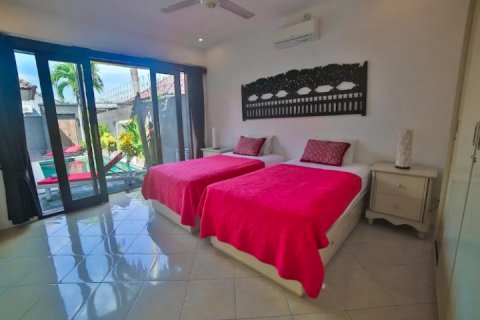 3 bedrooms Villa in Kerobokan, Badung, Indonesia No. 1799 11