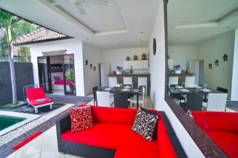 3 bedrooms Villa in Kerobokan, Badung, Indonesia No. 1799 6