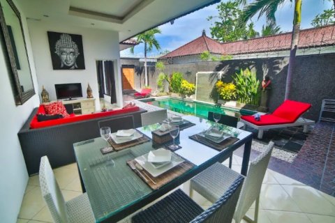 3 bedrooms Villa in Kerobokan, Badung, Indonesia No. 1799 2