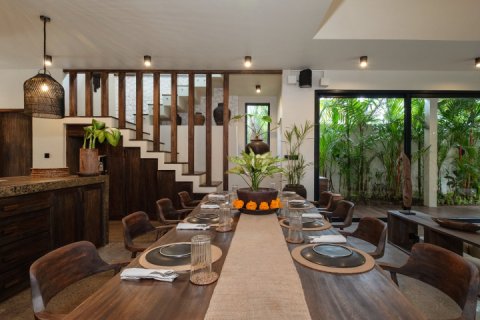4 bedrooms Villa in South Kuta, Badung, Indonesia No. 8833 6