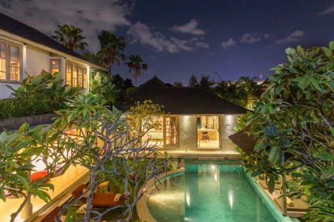 2 bedrooms Villa in Seminyak, Badung, Indonesia No. 1320