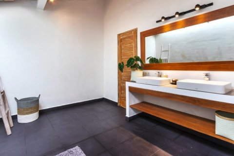 Вилла с 3 спальнями в Seminyak, Бадунг, Индонезия № 1321 23