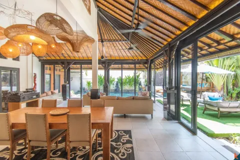 4 bedrooms Villa in Seminyak, Badung, Indonesia No. 13307 10
