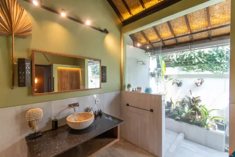 4 bedrooms Villa in Seminyak, Badung, Indonesia No. 13307 18