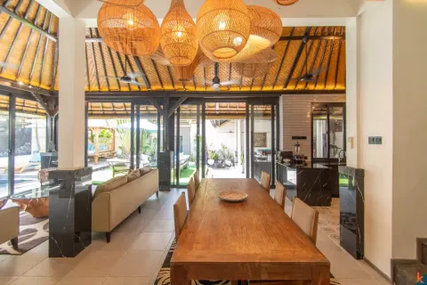 4 bedrooms Villa in Seminyak, Badung, Indonesia No. 13307 15