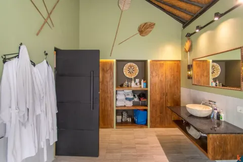 4 bedrooms Villa in Seminyak, Badung, Indonesia No. 13307 19