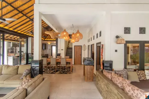 4 bedrooms Villa in Seminyak, Badung, Indonesia No. 13307 12
