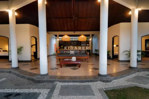 2 bedrooms Villa in Seminyak, Badung, Indonesia No. 11867 4