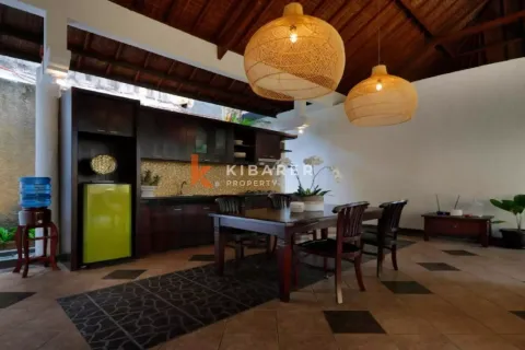 2 bedrooms Villa in Seminyak, Badung, Indonesia No. 11867 5