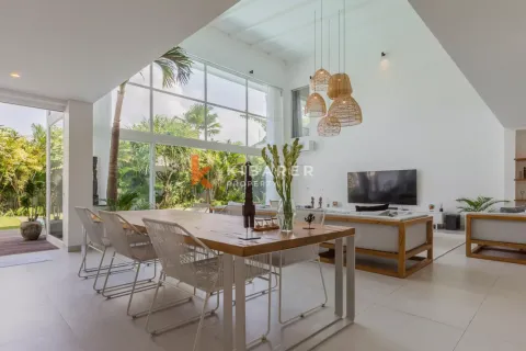 3 bedrooms Villa in Tibubeneng, Badung, Indonesia No. 12105 10