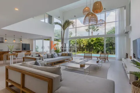 3 bedrooms Villa in Tibubeneng, Badung, Indonesia No. 12105 11