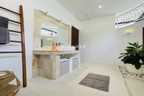3 bedrooms Villa in Tibubeneng, Badung, Indonesia No. 12111 22