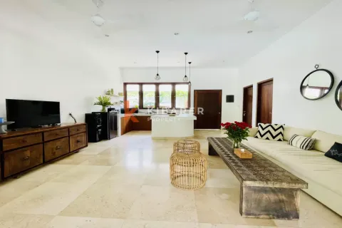 3 bedrooms Villa in Tibubeneng, Badung, Indonesia No. 12111 8