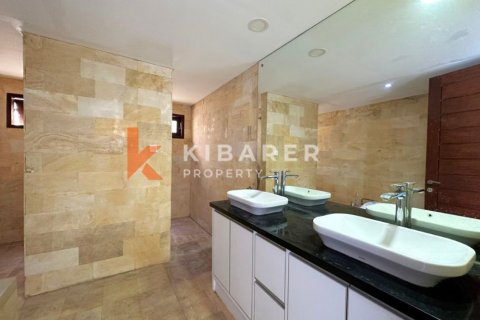 4 bedrooms Villa in Tibubeneng, Badung, Indonesia No. 13224 15